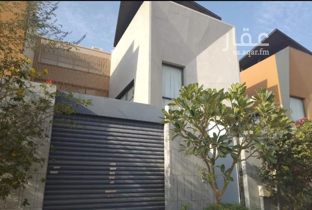 فيلا 6 غرف في العارض 3