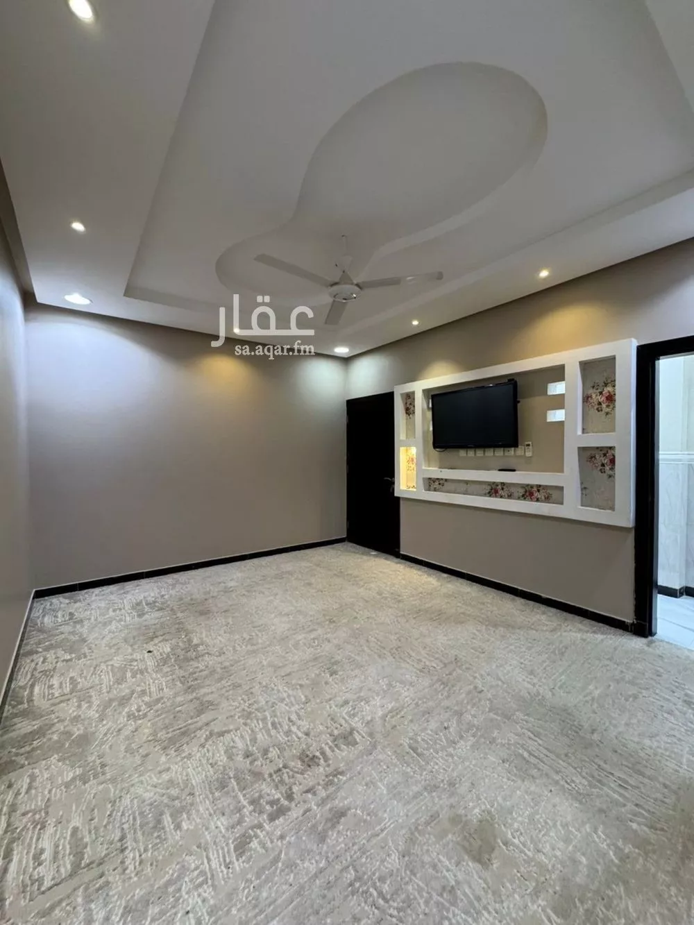 5 bedroom villa in Al Aridh 5