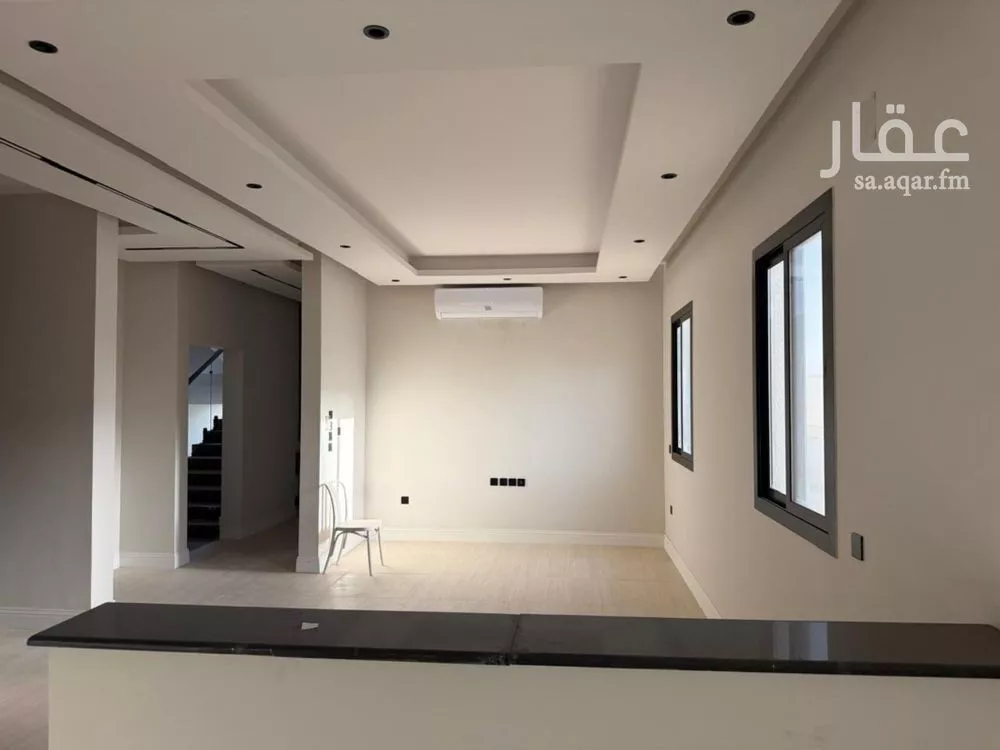 فيلا 4 غرف في العارض 2