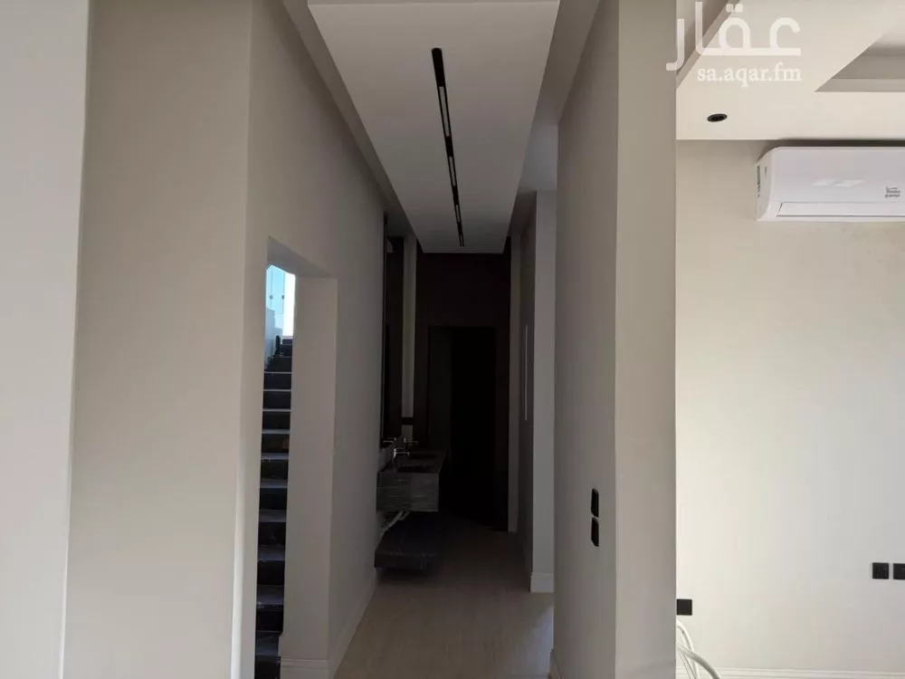 فيلا 4 غرف في العارض 1