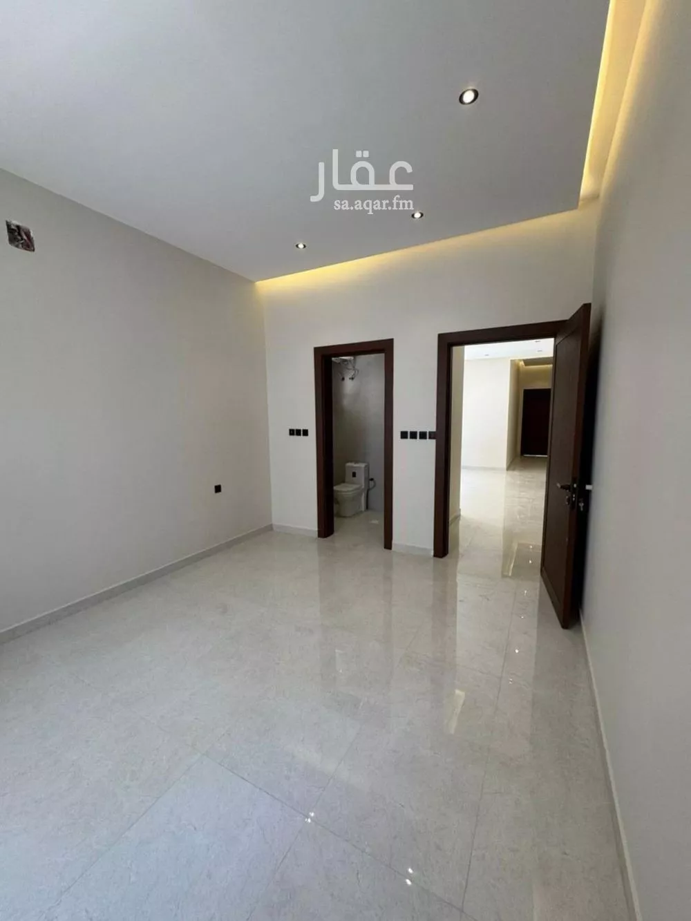 5 bedroom villa in Dhahrat Namar 4
