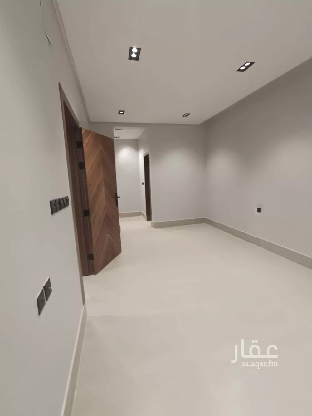 فيلا 5 غرف في عكاظ 4