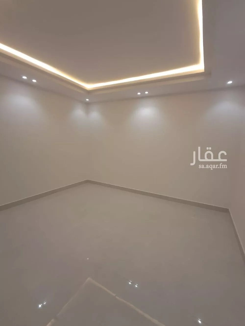 فيلا 4 غرف في طيبة 5