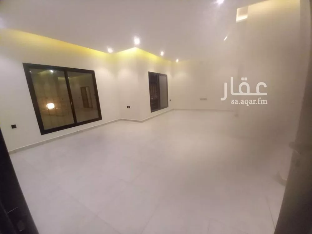 5 bedroom floor in Dhahrat Laban 4