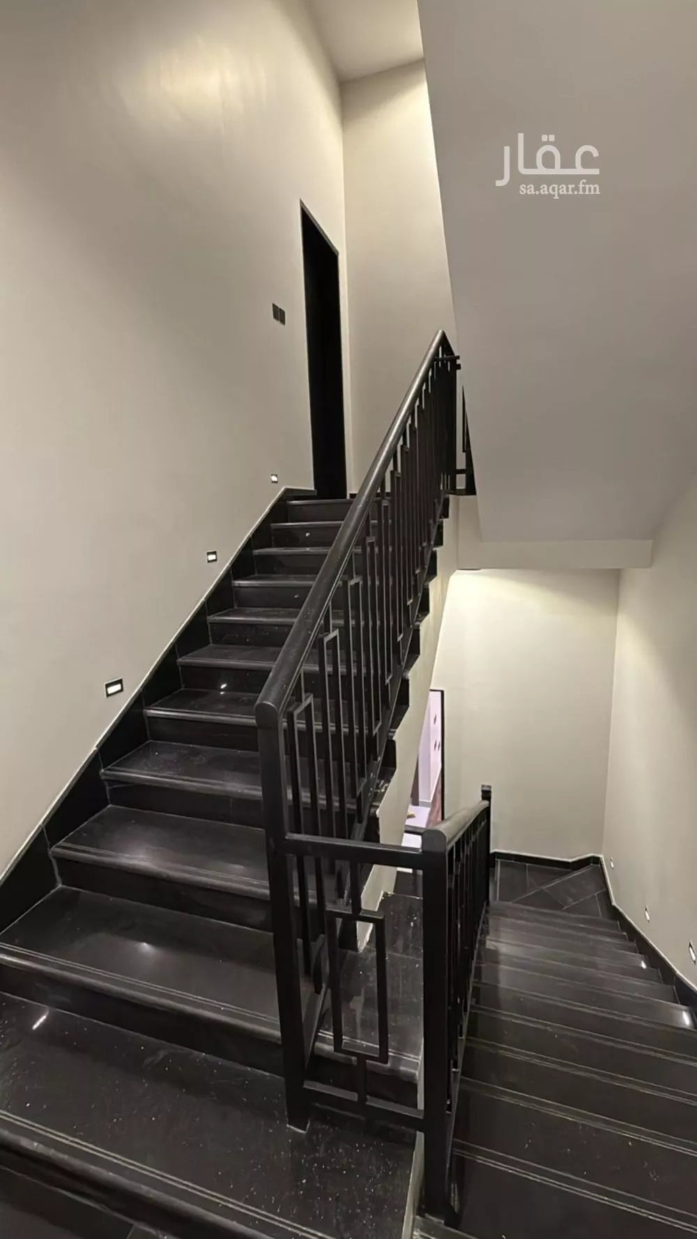 دور 3 غرف في العارض 4