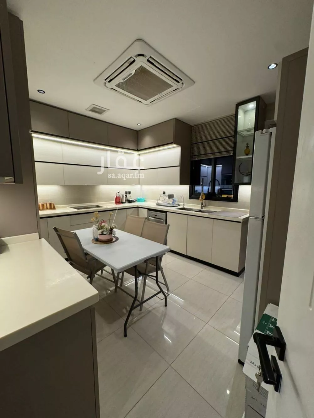 فيلا 4 غرف في النرجس 1