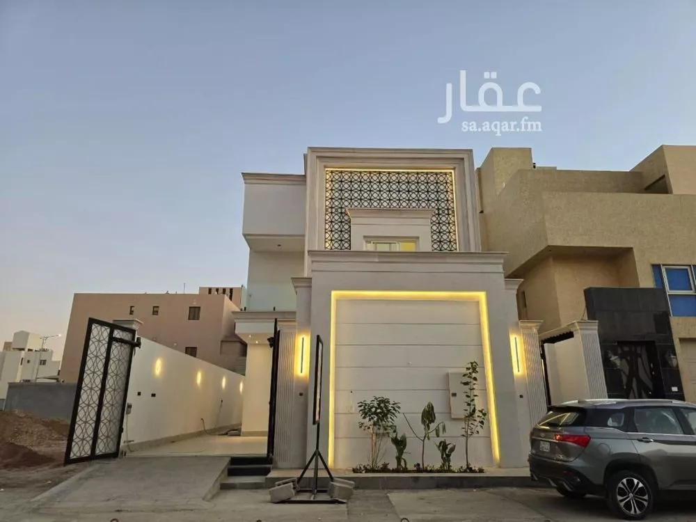 11 bedroom villa in Al Aridh