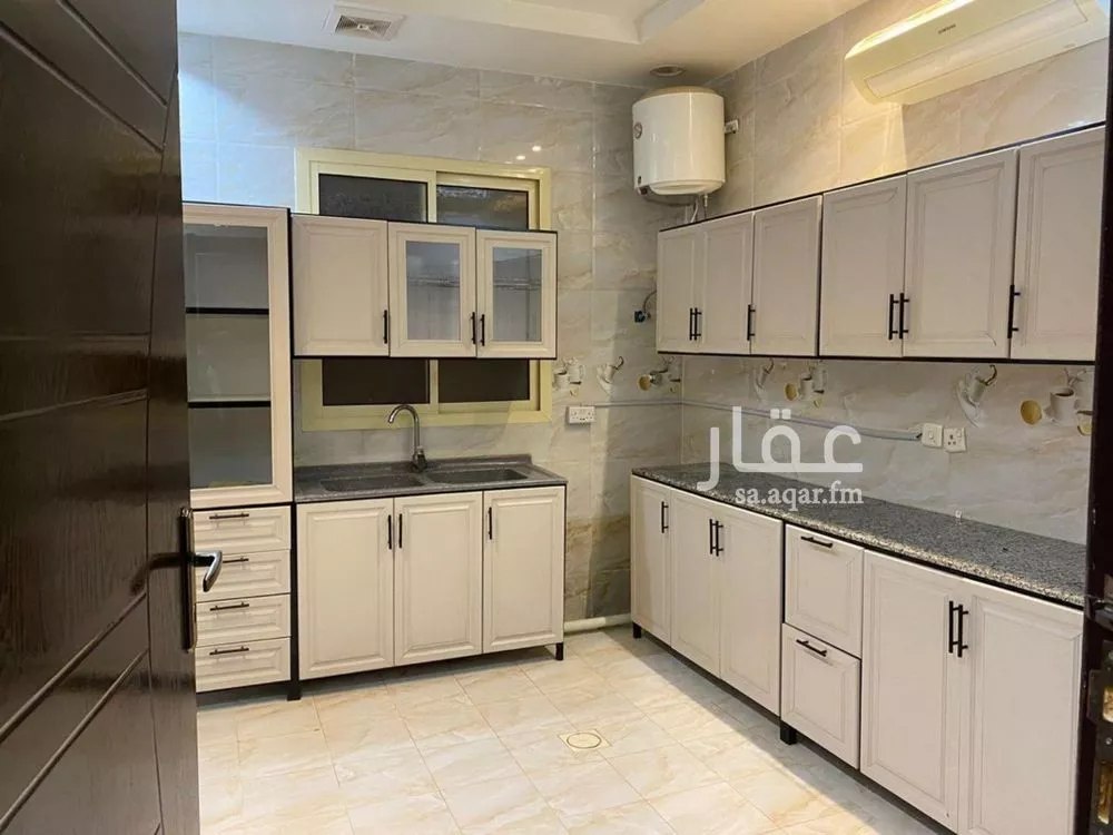 فيلا 6 غرف في النرجس 5