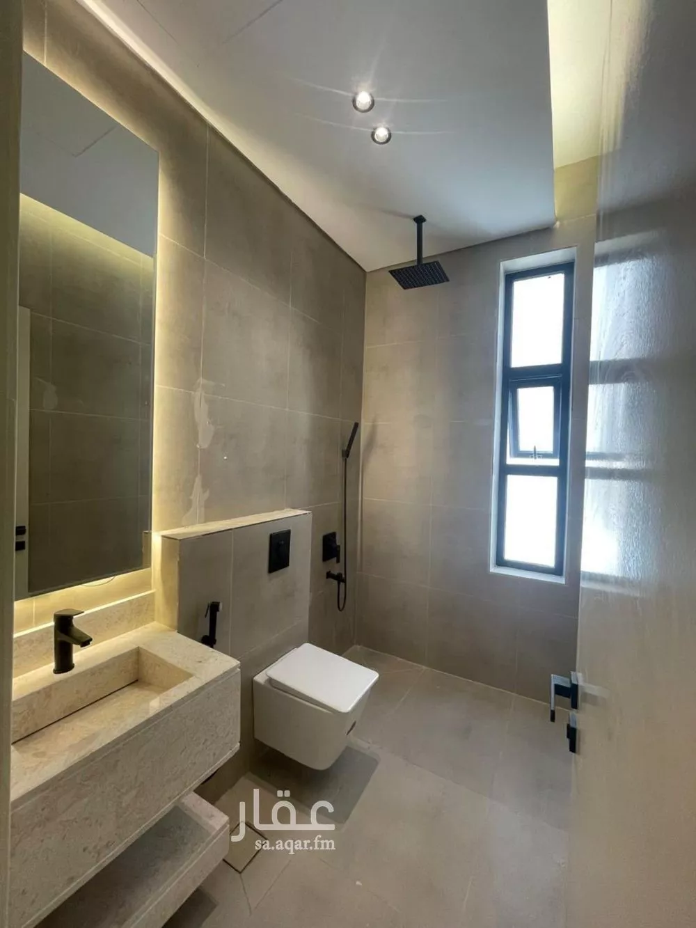 فيلا 5 غرف في الحزم 5