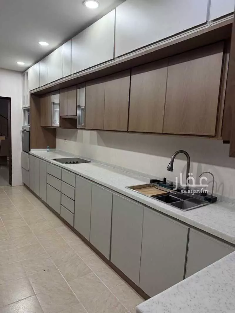 فيلا 4 غرف في ضاحية الملك فهد 2