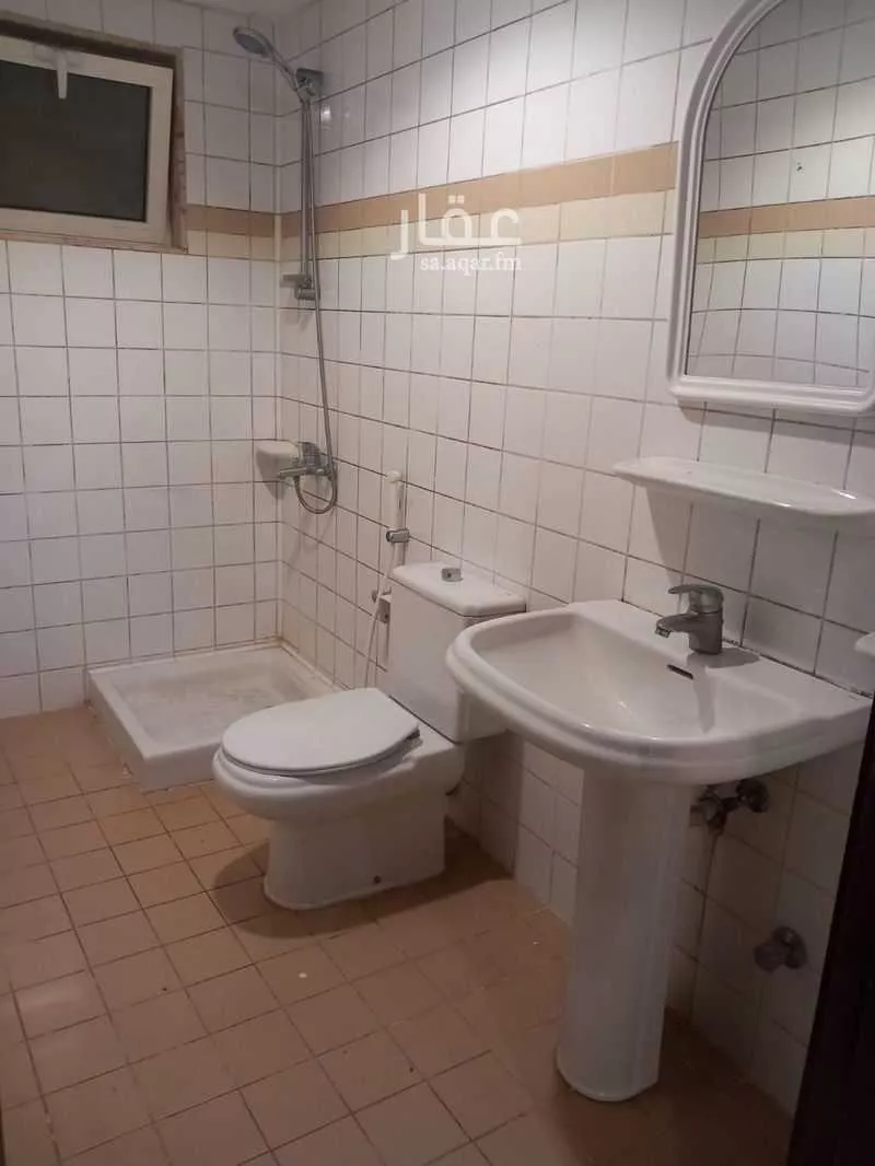 2 bedroom apartment in Al Sharafiyah, Jeddah 8