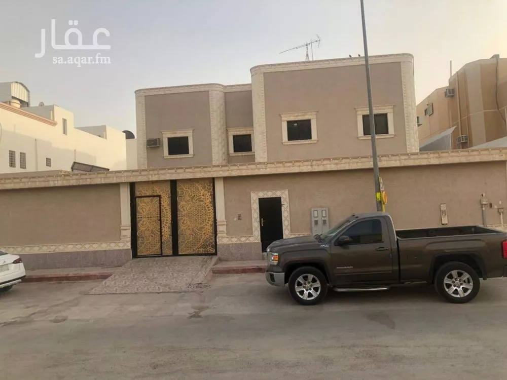 فيلا 6 غرف في الخليج 2