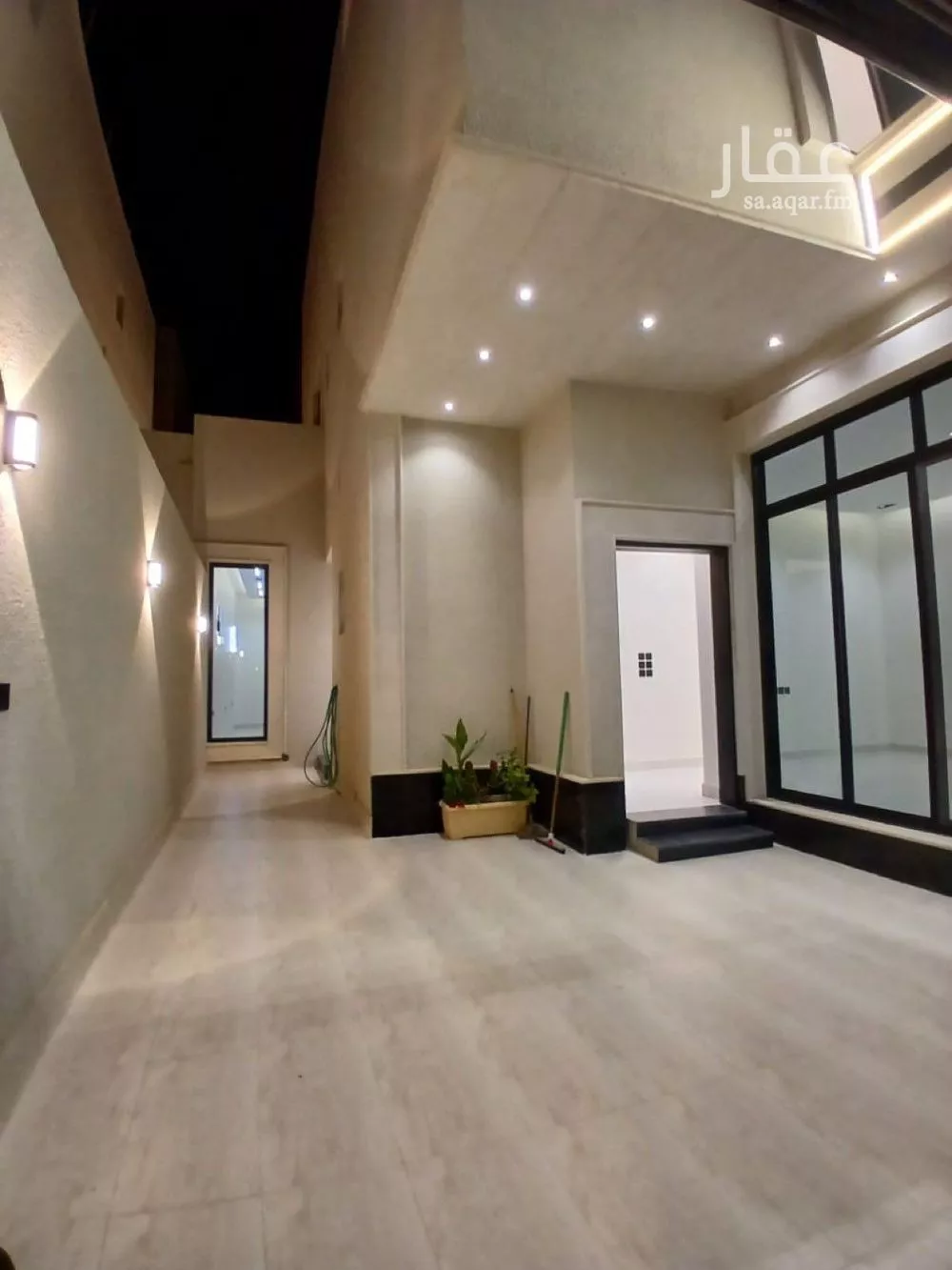 فيلا 6 غرف في الشرق 2