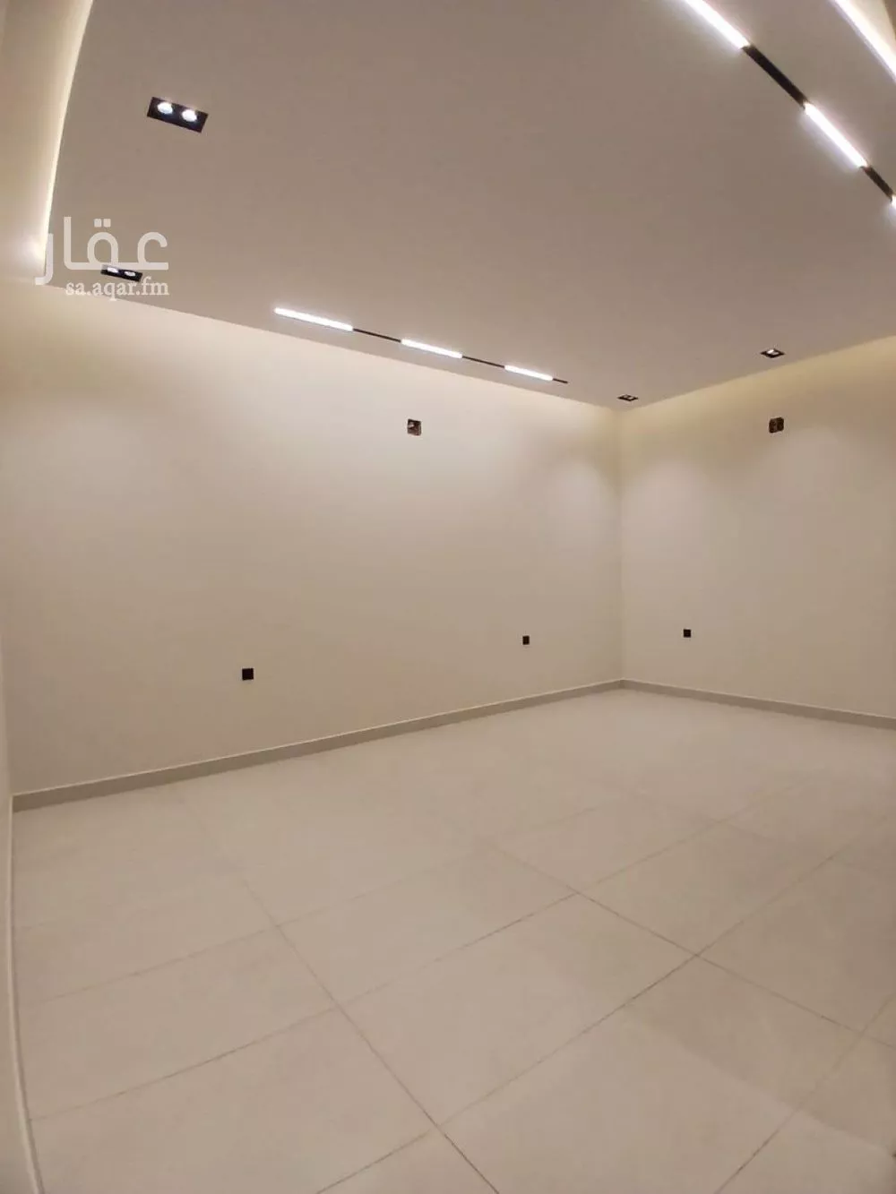 فيلا 6 غرف في الشرق 3