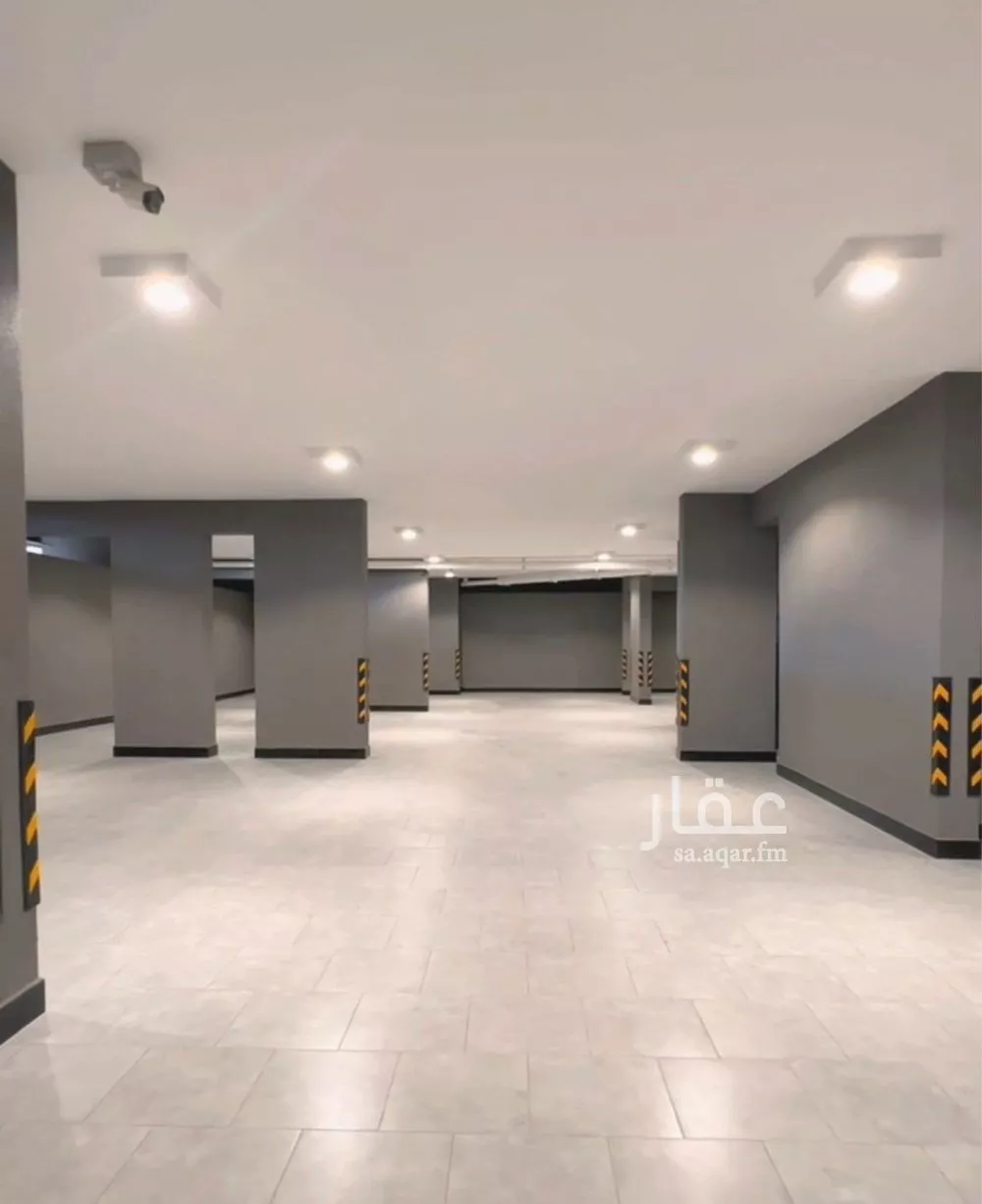 6 bedroom apartment in King Fahd 4