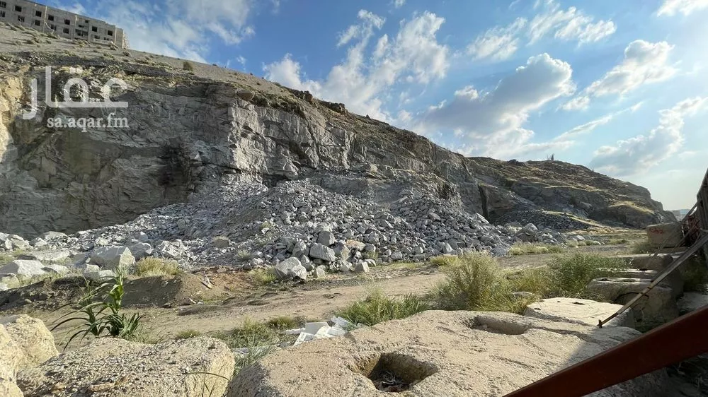 أرض 1625 م² في الهجرة 2