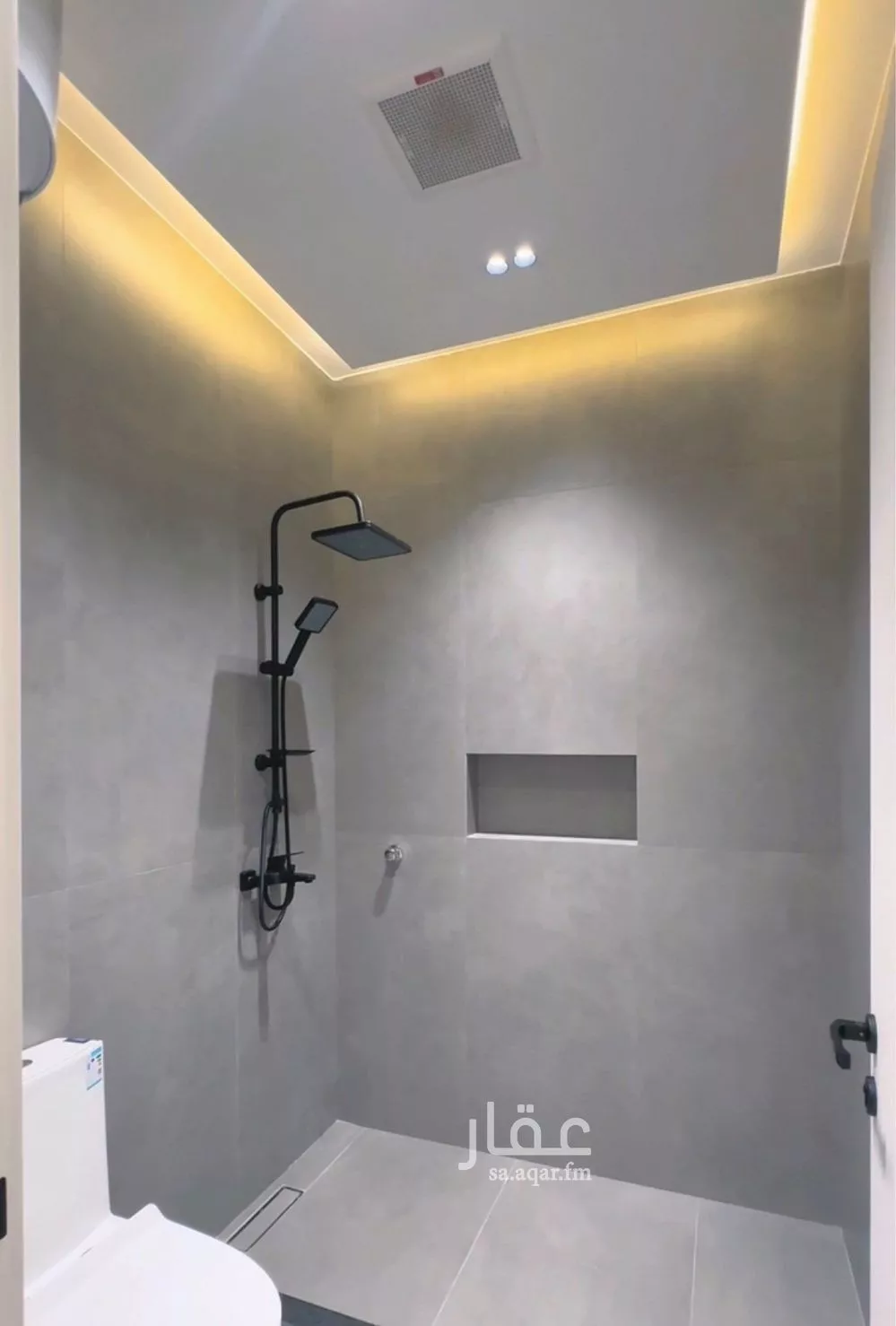 6 bedroom apartment in King Fahd 3