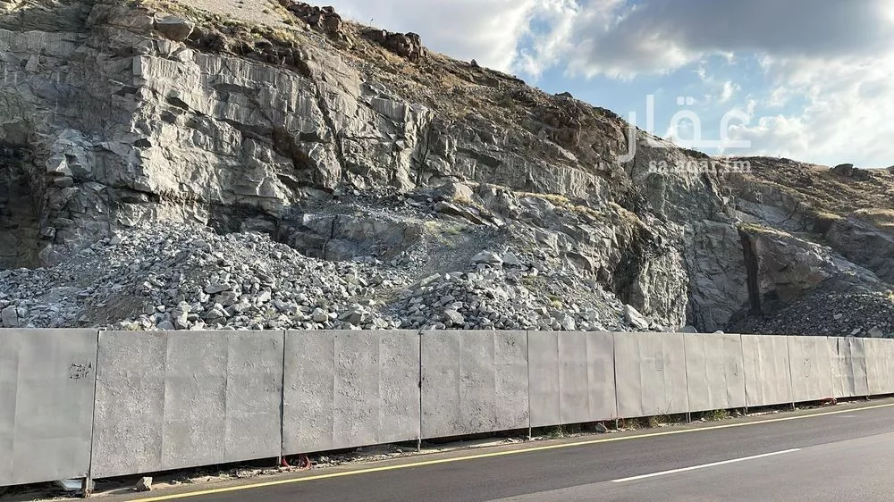 أرض 1625 م² في الهجرة 3