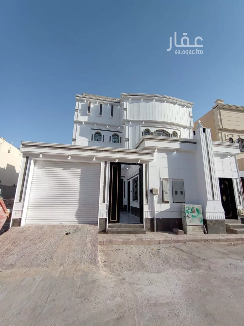 فيلا 4 غرف في الرمال 1