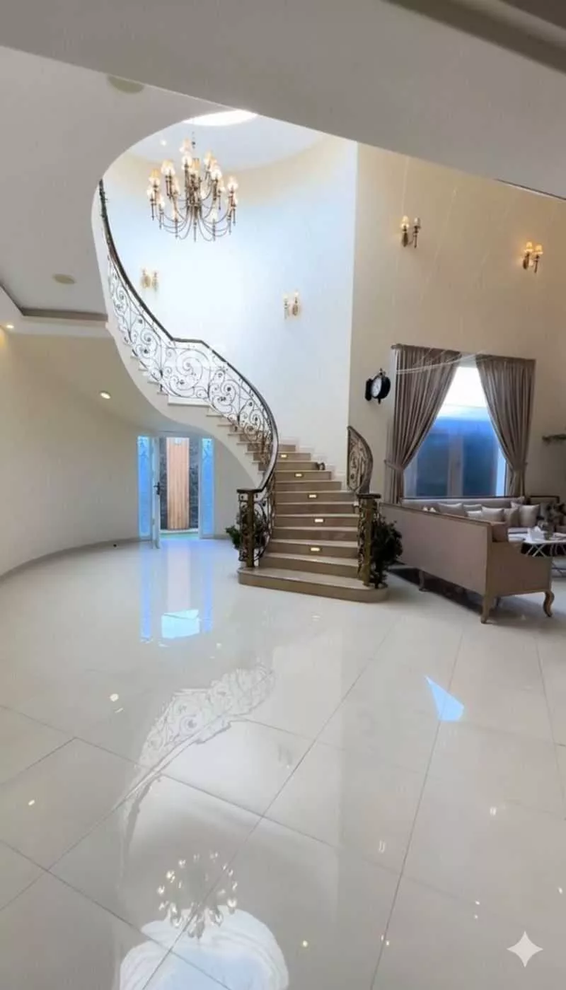 7 bedroom villa in As Sawari 1