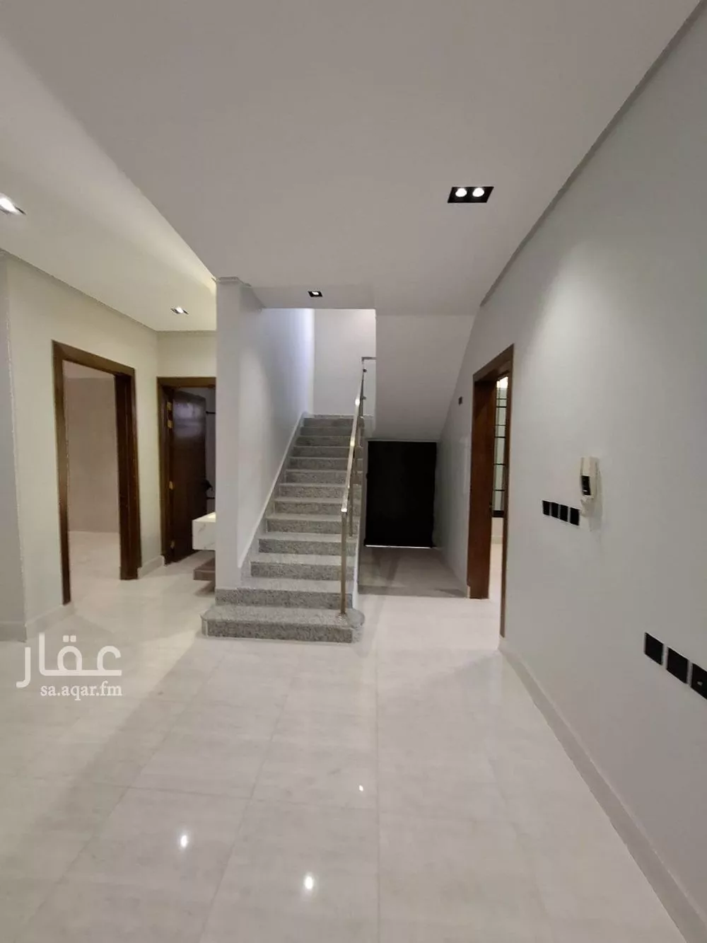 فيلا 5 غرف في طويق 4