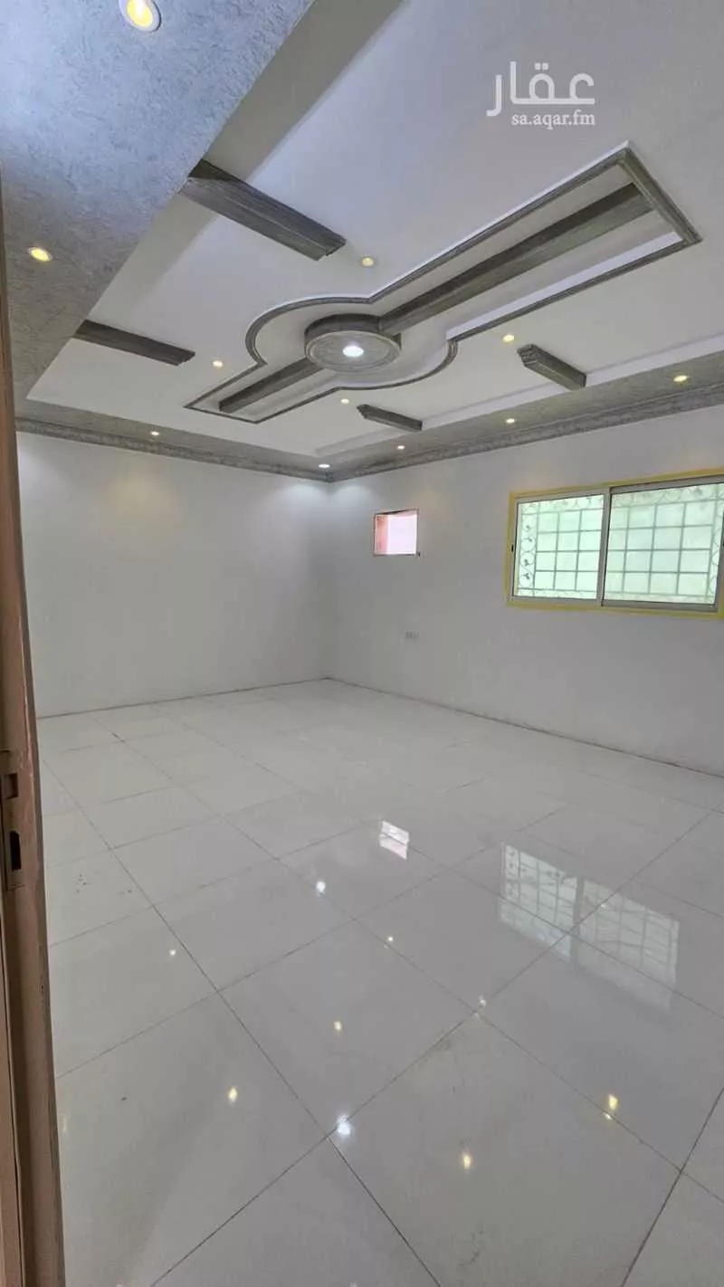 3 bedroom floor in Al Khaleej 4