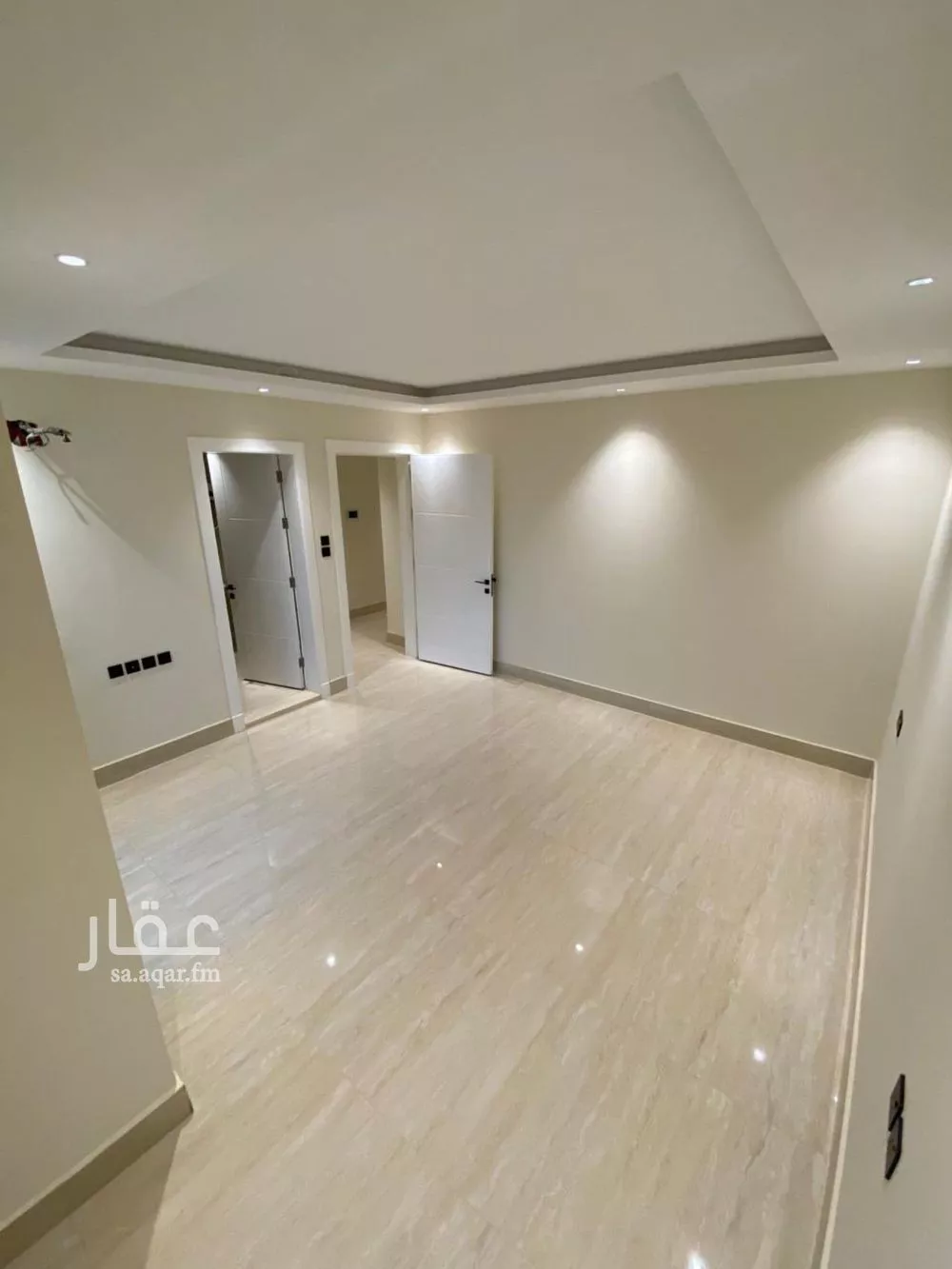 شقة 3 غرف في الملقا 5