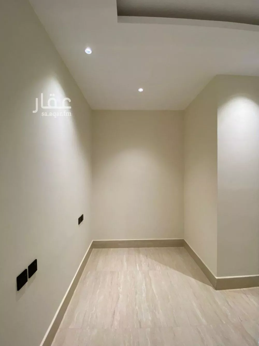 شقة 3 غرف في الملقا 4