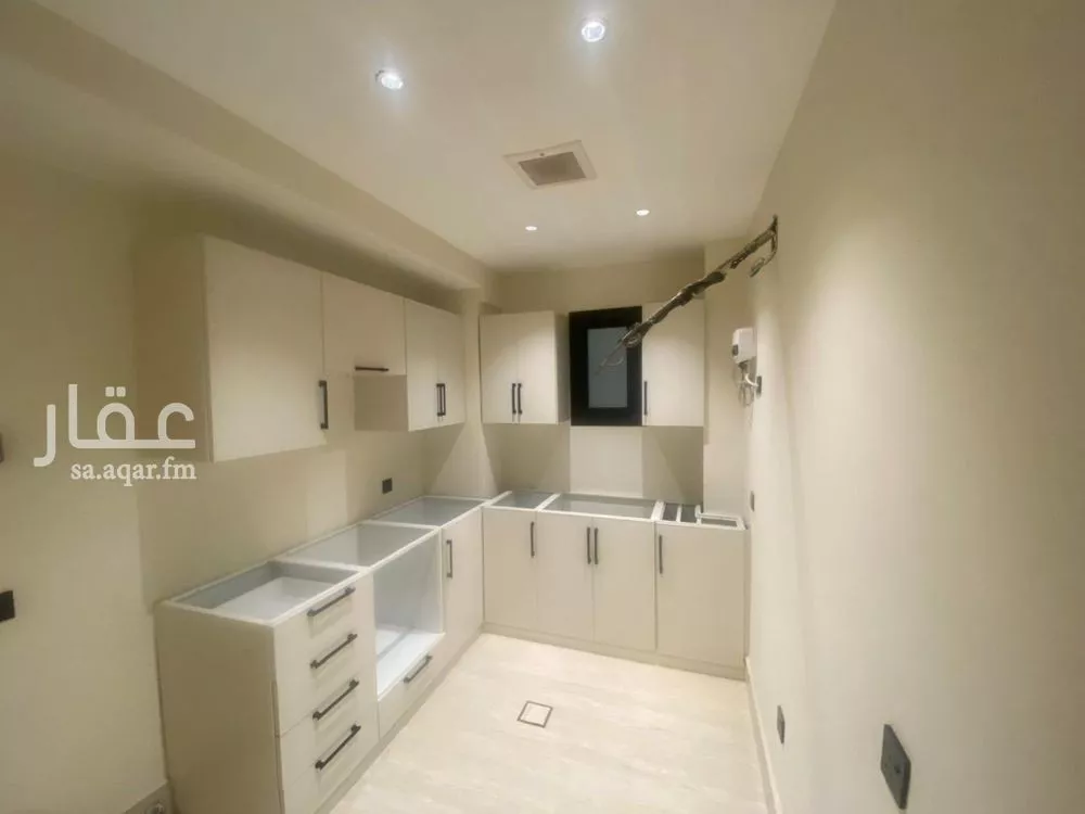 شقة 3 غرف في الملقا 2