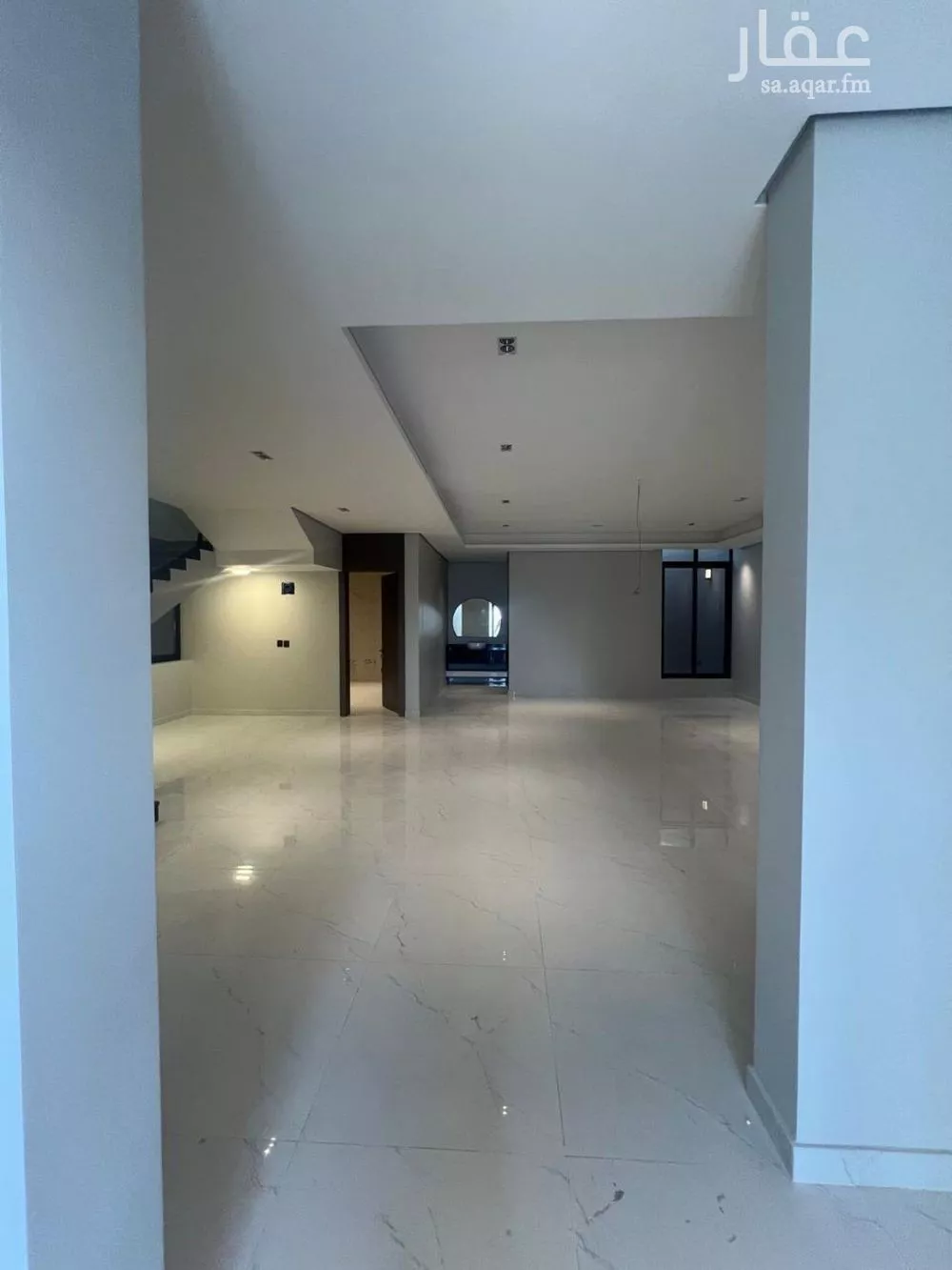 فيلا 5 غرف في السيف 3