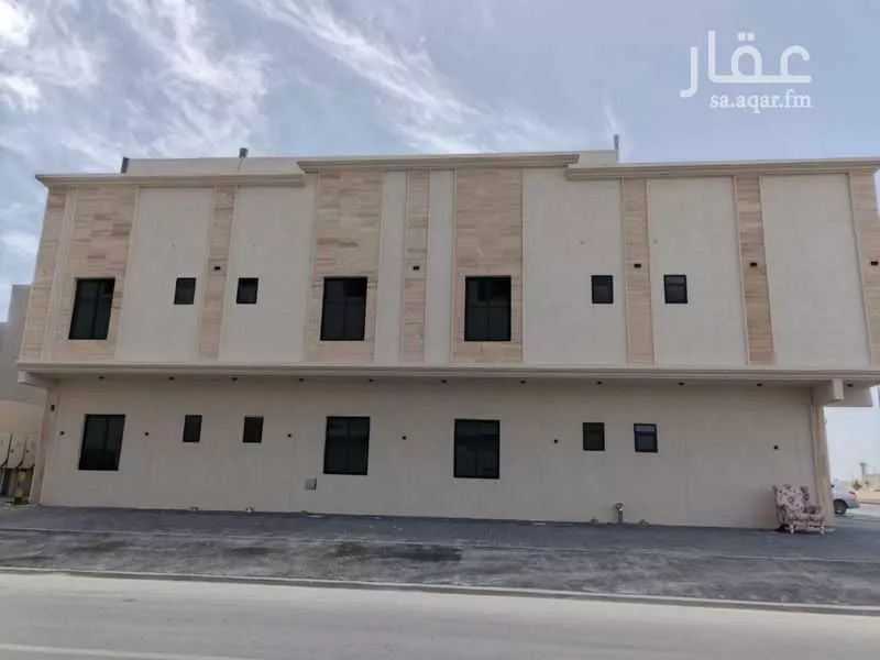 شقة 5 غرف في الأمواج 3