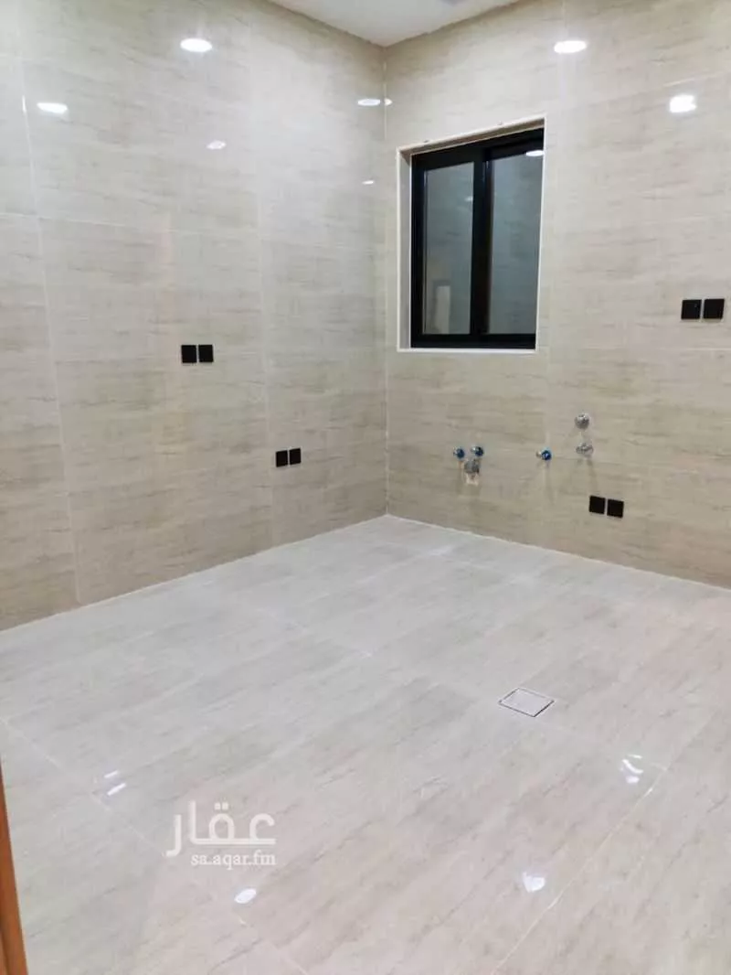 شقة 5 غرف في الأمواج 5