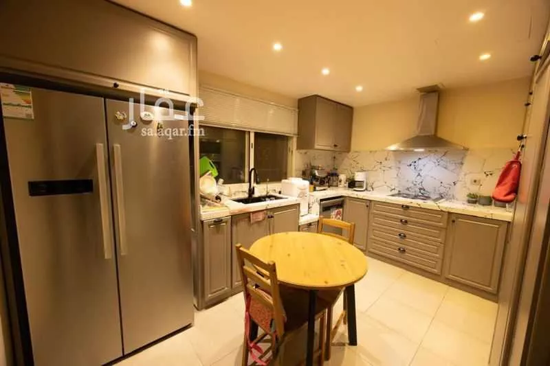 فيلا 7 غرف في النرجس 4