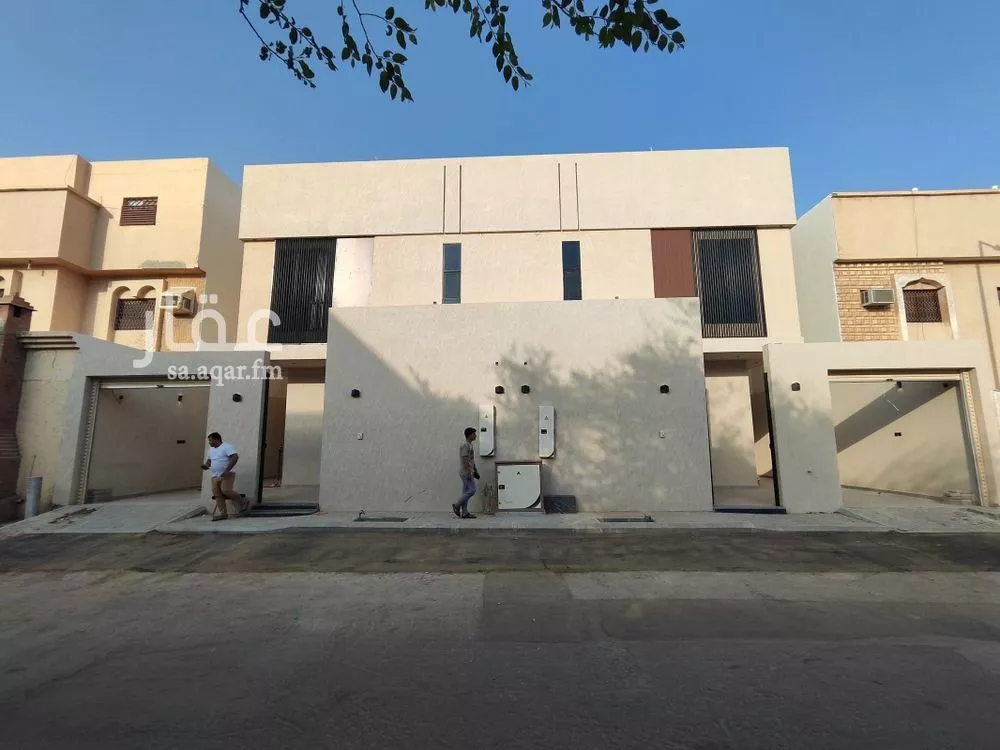 فيلا 5 غرف في العريجاء الغربية 1