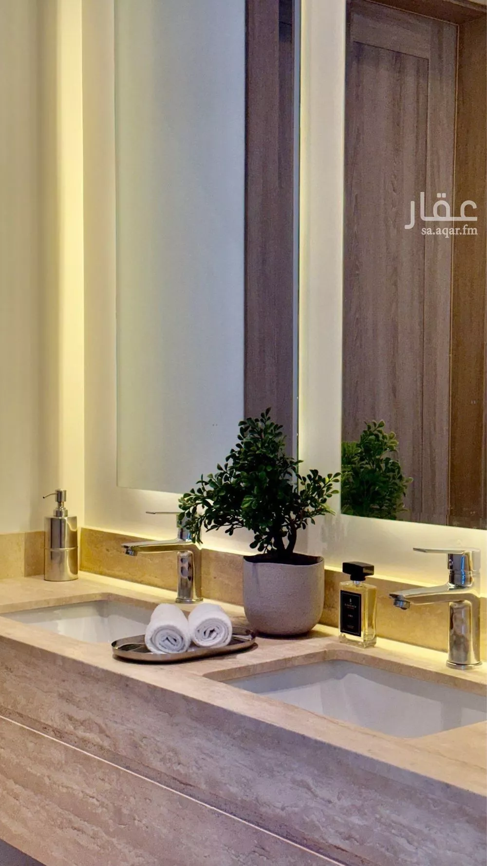 فيلا 5 غرف في السيف 5