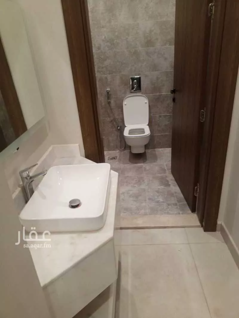 شقة 4 غرف في طيبة 5