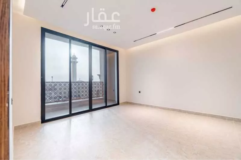 شقة 6 غرف في الروضة 2