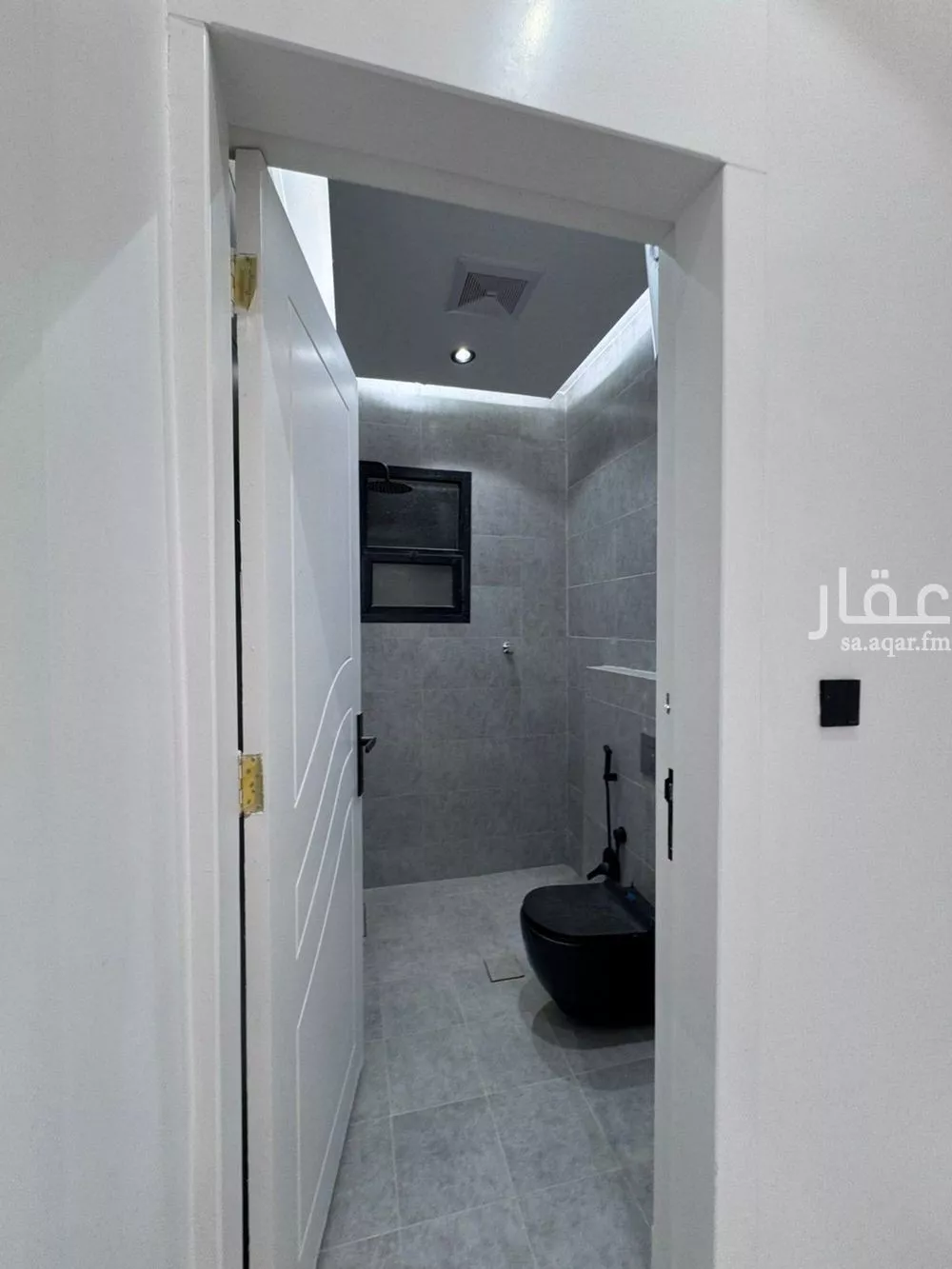 5 bedroom floor in Al Janadriyah 4