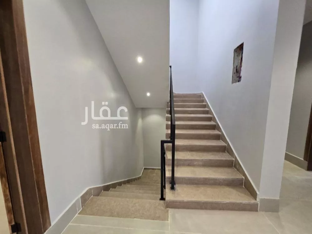 فيلا 5 غرف في عكاظ 2