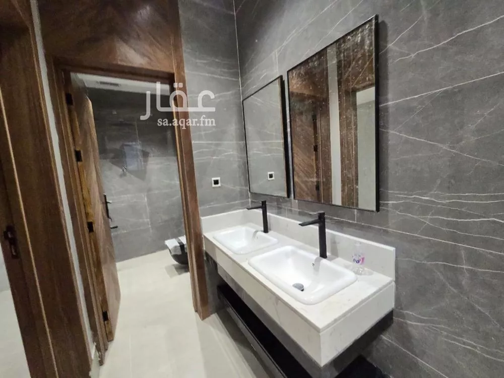 فيلا 5 غرف في عكاظ 3