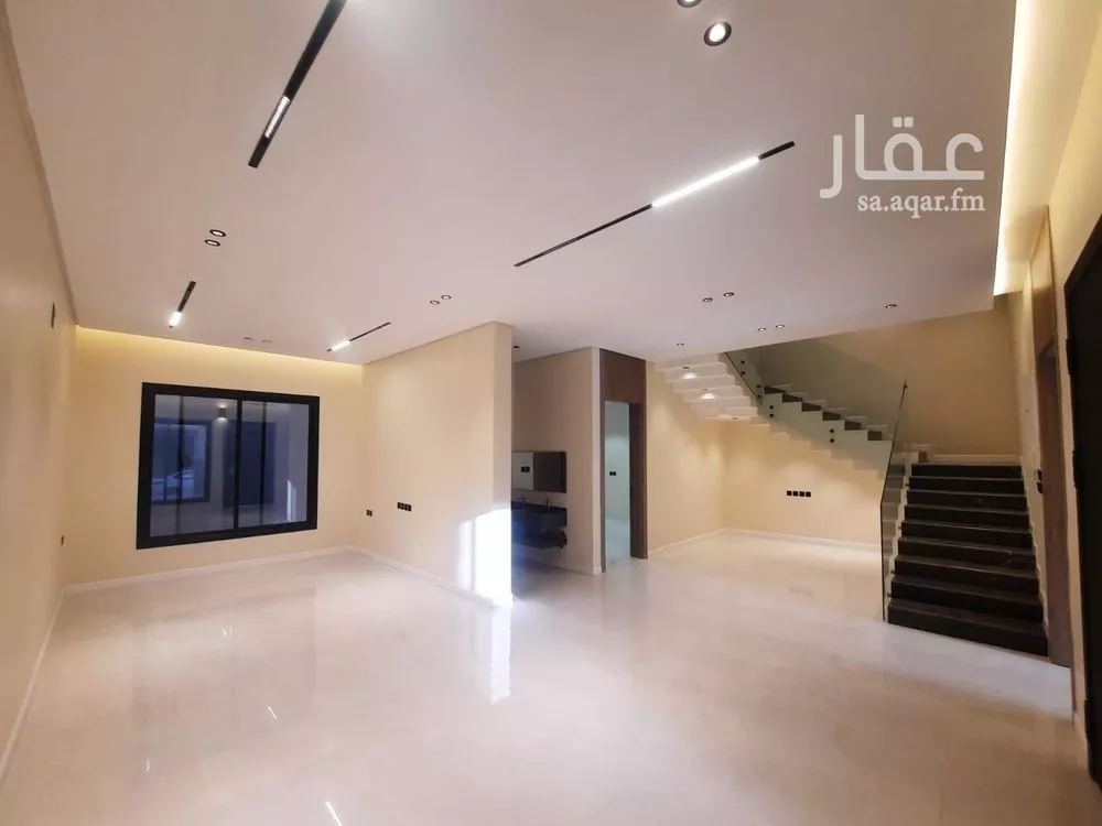 فيلا 6 غرف في العريجاء الغربية 3