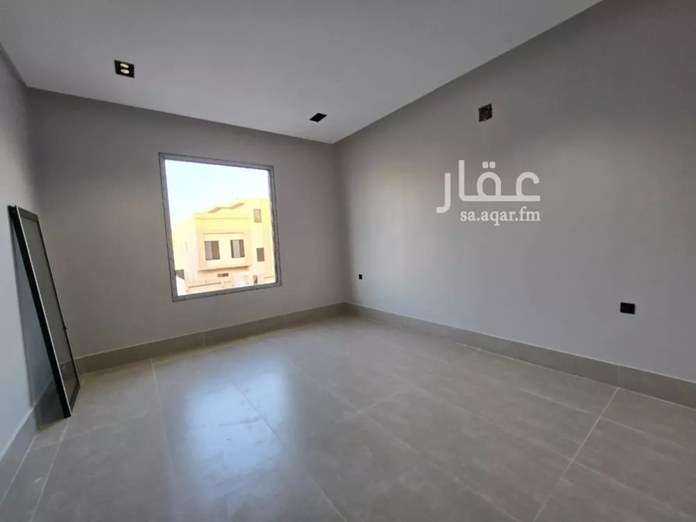 فيلا 5 غرف في عكاظ 3