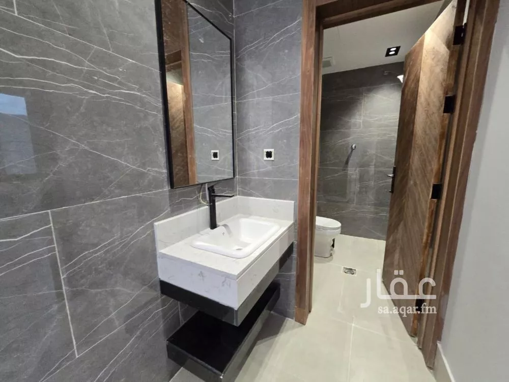 فيلا 5 غرف في عكاظ 4