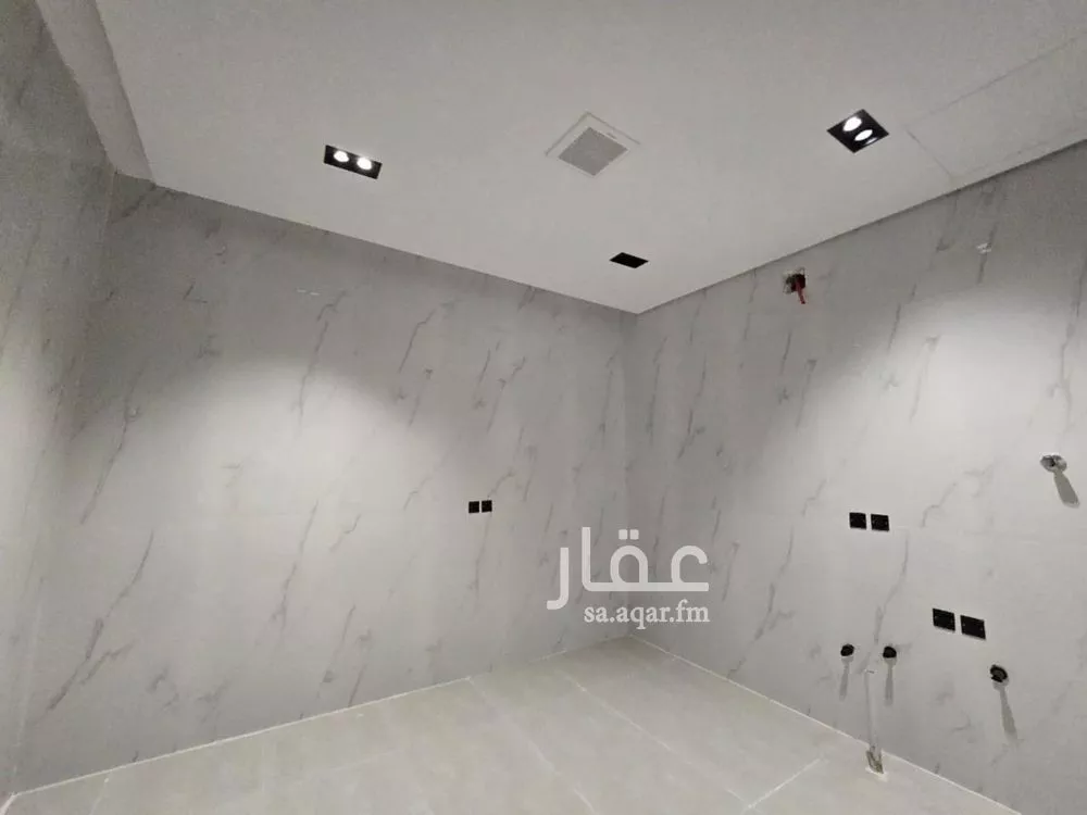 فيلا 5 غرف في عكاظ 2