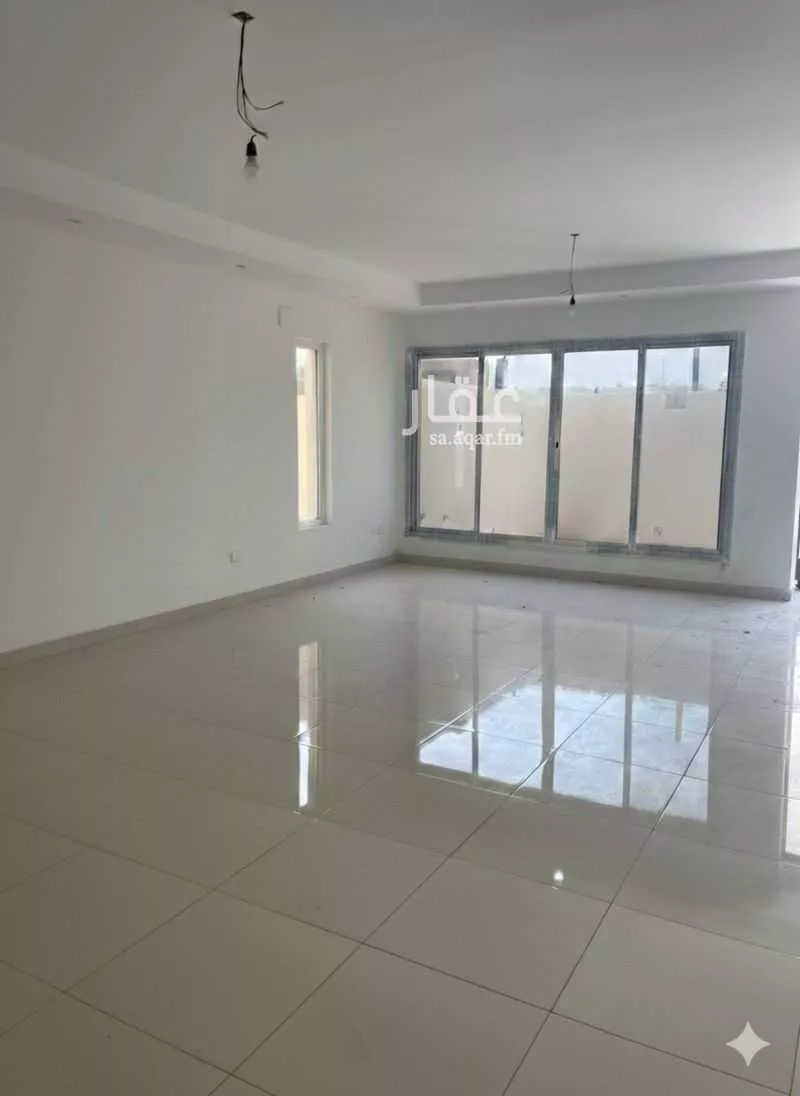 5 bedroom villa in Al Falah 2