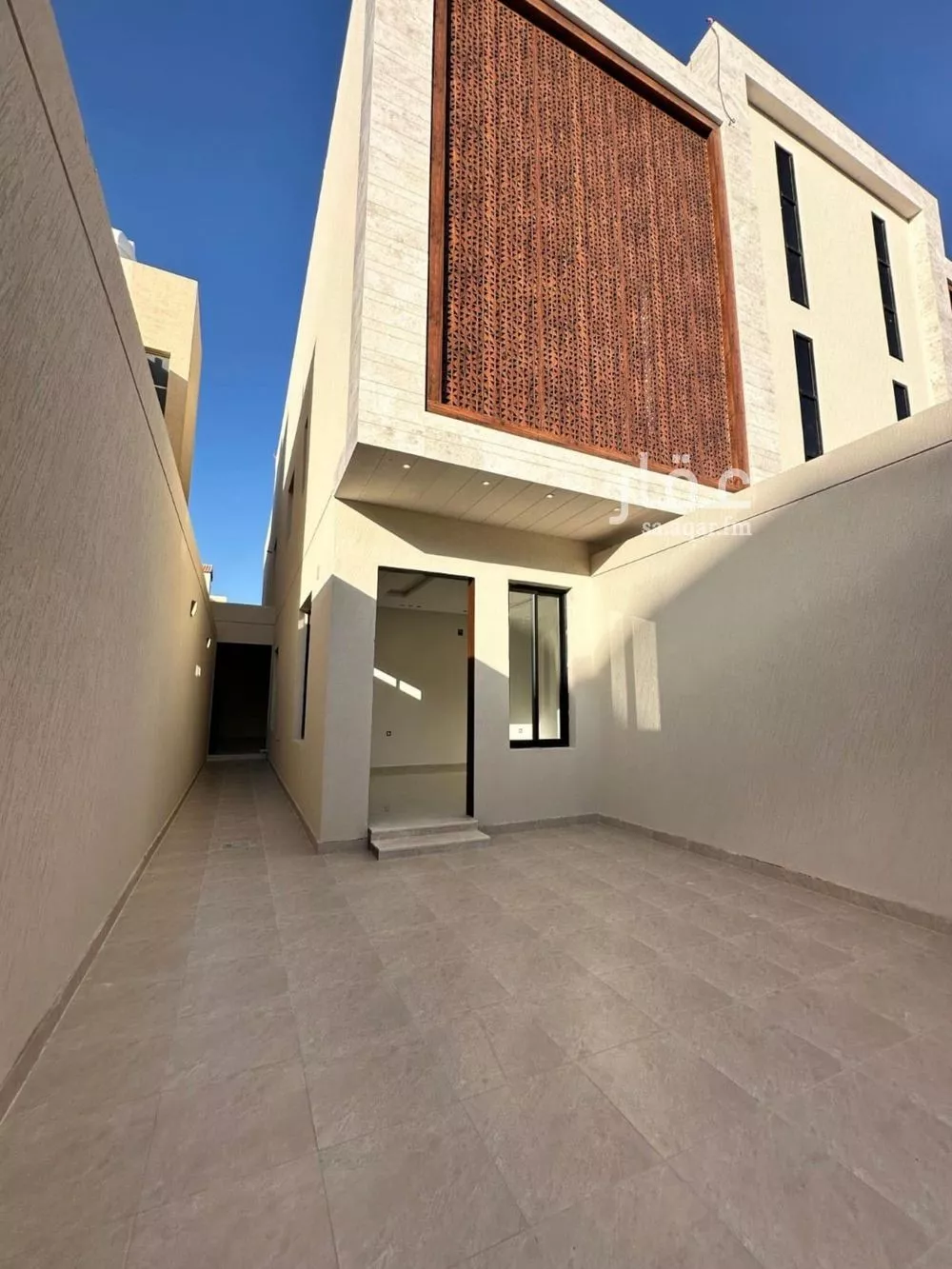 3 bedroom floor in Al Hazm 2