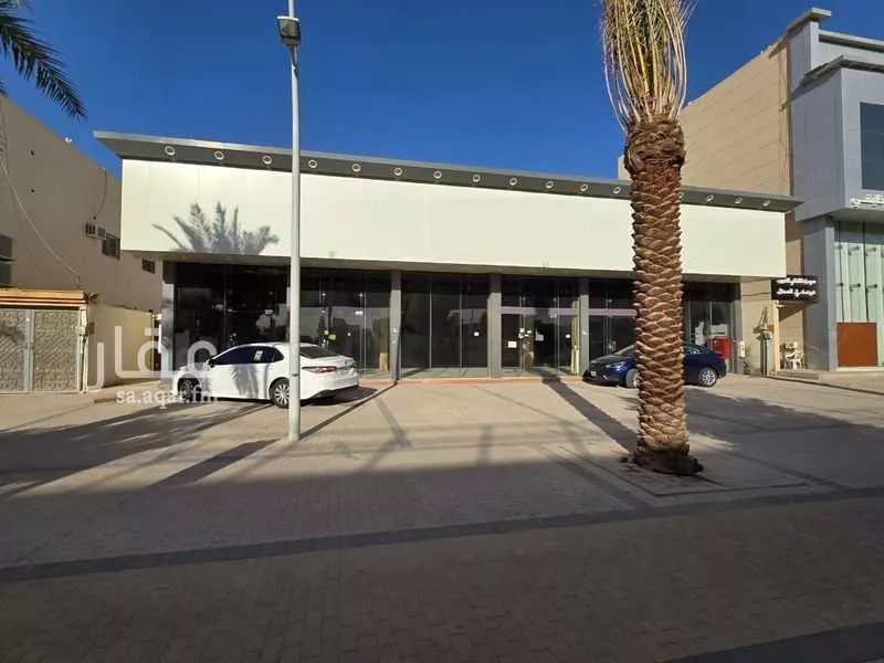 محل 1000 م² في الحمراء 3