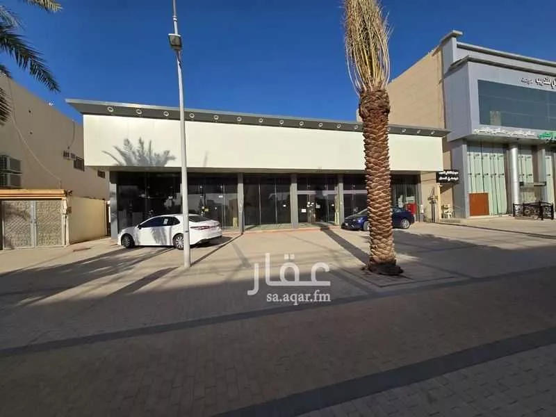 محل 1000 م² في الحمراء 4