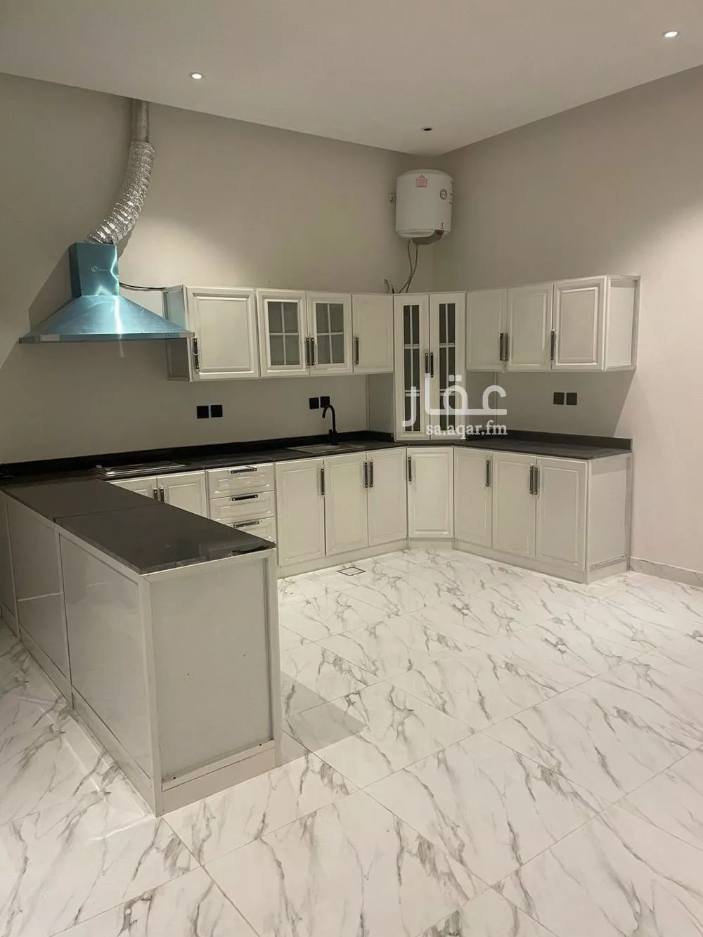 3 bedroom floor in Hittin 5