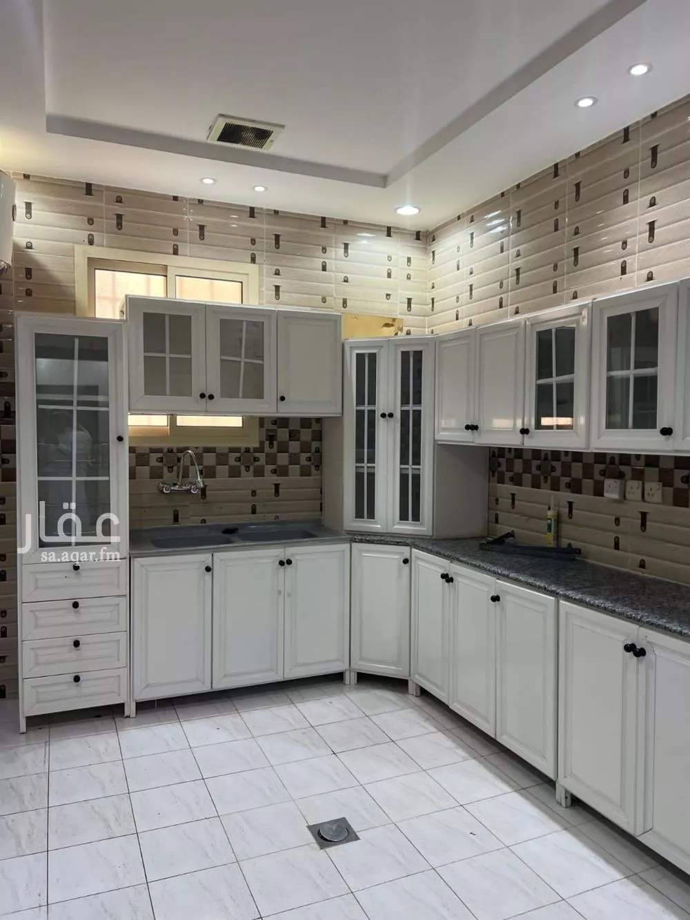 3 bedroom floor in Al Aridh 1